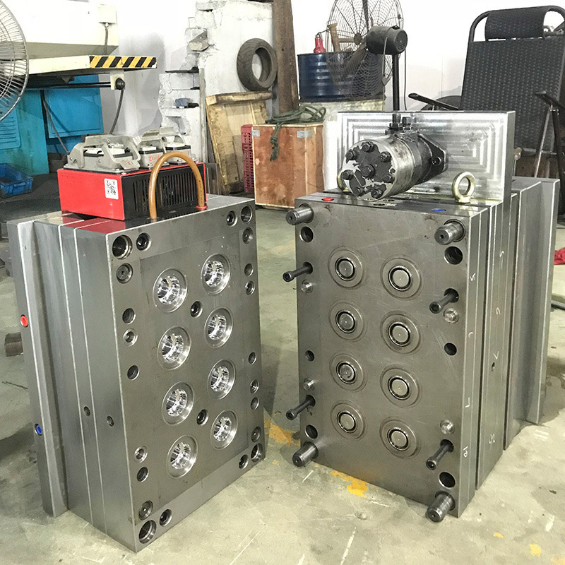 molds2.jpg molds2.jpg